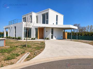 Casa · 180m² · 4 Ambientes · 3 Cocheras · Casa a Estrenar Barrio Village Plaza Bella Vista