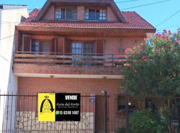 Casa de 8 ambientes, Vicente López · Hermoso Chalet de 6 Amb con Departamento Independiente de 3 Amb en El Fondo. 2 Cocheras. Exc Zona.