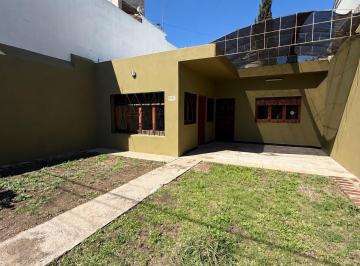 Foto · Casa 2 Dorm en Alquiler en 25 de Mayo con Cochera y Patio