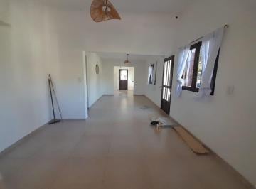 Casa · 100m² · 5 Ambientes · 1 Cochera · Casa Refaccionada a Nuevo Lote 1350 m² en Rio Ceballos