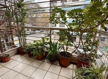 Departamento · 65m² · 3 Ambientes · 1 Cochera · 3 Ambientes Cochera Baulera a m del Parque Centenario y 3 Cuadras del Subte Impecable