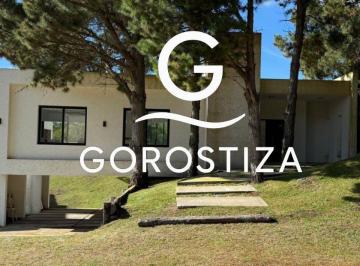 Casa · 152m² · 4 Ambientes · Casa en Venta - Costa Esmeralda