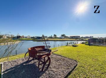 Casa · 282m² · 5 Ambientes · 1 Cochera · San Fermín | Única Casa en Venta a La Laguna con Orientación Noroeste 4 Ambientes