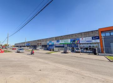 Local comercial · 400m² · 1 Ambiente · 5 Cocheras · Alquiler - Local Comercial - Moreno - Superficies de 400 m² a 1200 m²