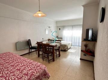 Departamento · 30m² · 1 Ambiente · ¡Oportunidad! Departamento de 1 Ambiente, con Balcon Saliente. Plaza Colon