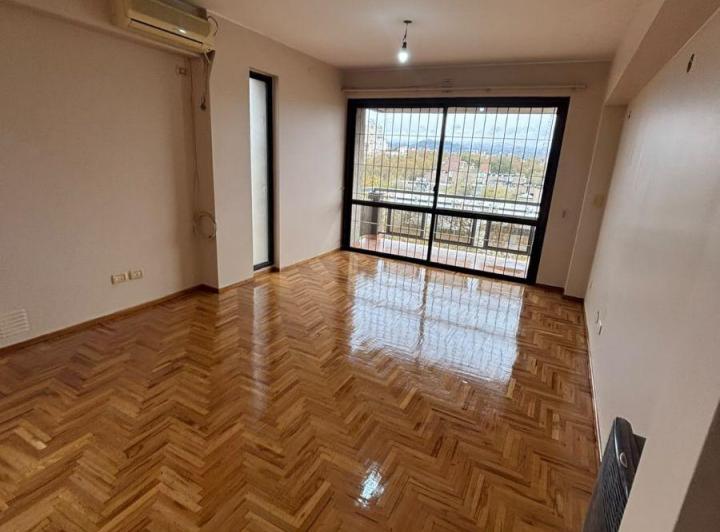 Departamento · 120m² · 6 Ambientes · 1 Cochera