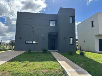 Casa · 120000m² · 5 Ambientes · 3 Cocheras · Casa Chalet en Alquiler en El Aljibe, Pilar, G. B. a. Zona Norte