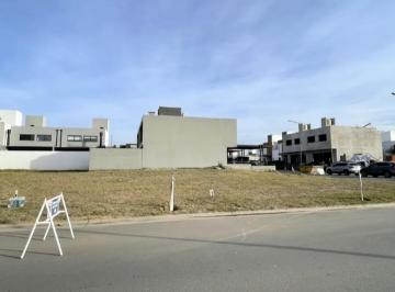 Terreno · 364m² · Lote en Solares de Manantiales, Apto Duplex.