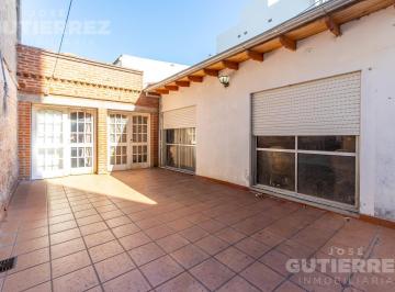 Casa · 114m² · 5 Ambientes · Casa Interna con Patio