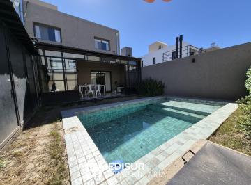 Casa · 140m² · 6 Ambientes · 1 Cochera · Duplex con Pileta en Solares de Manantiales