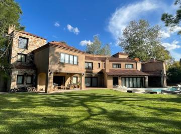 Casa de 7 ambientes, Esteban Echeverría · Casa en Venta St Thomas Este