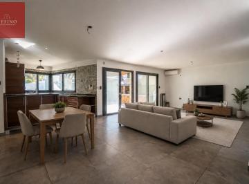Casa · 142m² · 4 Ambientes · 1 Cochera · Casa en Venta en Villa Elisa 3 Dorm.