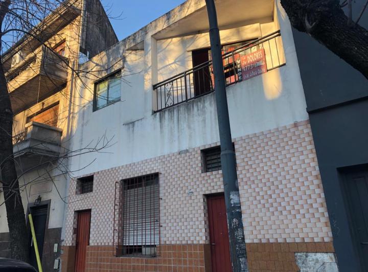 Casa · 242m² · 9 Ambientes
