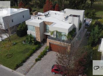 Casa · 510m² · 8 Ambientes · 2 Cocheras · Impresionante Propiedad en Venta/alquiler en El Barrio Privado Valdevez