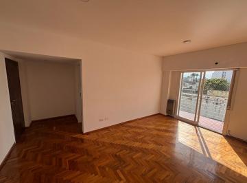 Departamento · 50m² · 2 Ambientes · Alquiler en Floresta | 2 Ambientes con Gran Balcón y Vista Abierta