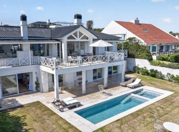Casa · 650m² · 7 Dormitorios · Casa de 7 Dorm. en José Ignacio