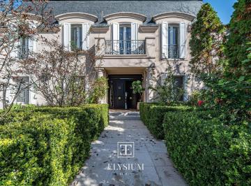 Casa · 900m² · 14 Ambientes · 8 Cocheras · Venta y Alquiler Casona de Doble Lote en Castores, Nordelta, de 812 m² Cubiertos C/vista Lago Central