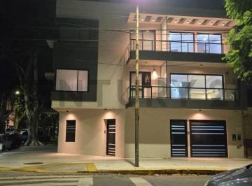 Casa · 93m² · 3 Ambientes · 1 Cochera · Venta PH 3 Ambientes Devoto con Cochera