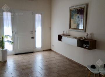 Casa · 107m² · 3 Ambientes · Excelente Inmueble - Vta Directa - Apto Crédito - Oportunidad!