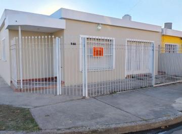 Casa de 7 ambientes, Córdoba · Ameghino Norte a m de Ruta 20 (Una Cuadra).