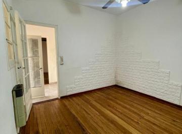 PH de 3 ambientes, Lanús · Excelente Casa / PH con Patio, Quincho con Parrilla y Terraza