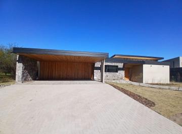 Casa de 7 ambientes, Mendiolaza · Venta, Casa de 400 m² con 3 Dorm. en Venta en Estancia El Terrón, Fondo Golf