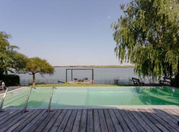 Casa de 7 ambientes, Tigre · Espectacular Casa con Vista Abierta Al Lago Central en La Isla