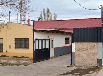 Bodega-Galpón · 170m² · Alquiler Galpon de 170 m. Cipolletti