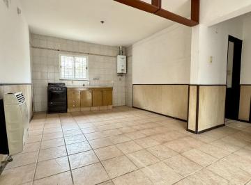 Casa · 57m² · 3 Ambientes · Casa de Pasillo de 2 Dorm. en Venta en La Tablada