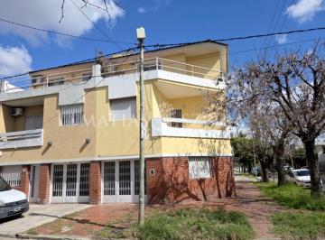 PH · 113m² · 4 Ambientes · 1 Cochera · PH 4 Ambientes en Ramos Mejia