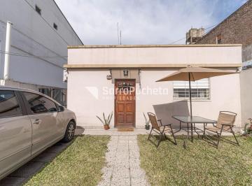 PH · 60m² · 3 Ambientes · 1 Cochera · Venta PH 3 Ambientes Al Frente con Jardín y Cochera en Haedo