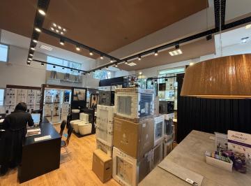 Local comercial · 157m² · 2 Cocheras · Local en Alquiler en Acassuso, San Isidro, G. B. a. Zona Norte