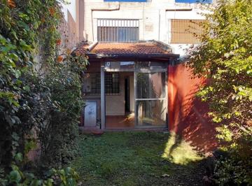 Casa · 80m² · 3 Ambientes · 1 Cochera · Venta Duplex Castelar 3 Amb, Parque y Cochera