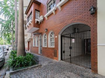 Casa · 260m² · 8 Ambientes · 1 Cochera · Hermosa Casa en Venta en Mendoza y Melián!