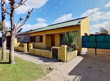 Casa · 168m² · 4 Ambientes · 2 Cocheras · Venta Casa Jose C Paz San Agustin 700