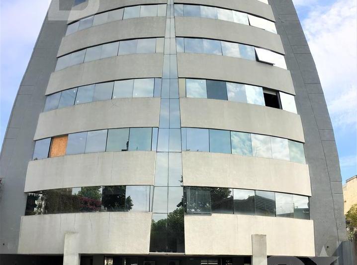Edificio · 2485m² · 42 Cocheras