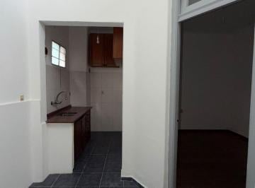 Casa · 36m² · 2 Ambientes · Se Alquila Casa de un Dormitorio en Bella Vista