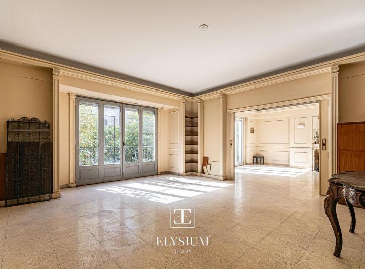 Departamento · 220m² · 5 Ambientes · 1 Cochera