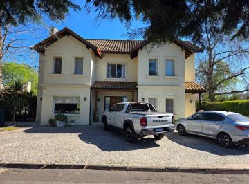 Casa · 270m² · 4 Ambientes · Lindísima Casa en Barrio Cerrado Villa Rosa, Pilar