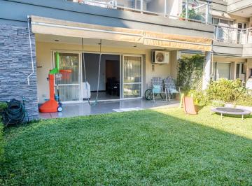 Jardin frontal · Departamento en Altos de Maschwitz