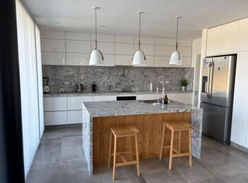 Casa · 225m² · 4 Ambientes · 2 Cocheras · Casa Alquiler La Primavera de Lujan Club de Campo