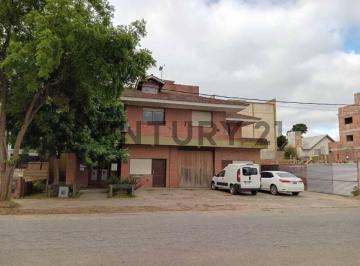 Oficina comercial · 712m² · 10 Ambientes · 1 Cochera · Local Comercial en Pinamar
