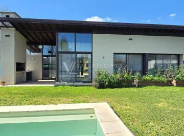 Casa · 120m² · 4 Ambientes · Casa en Venta en Brujas, Pilar, G. B. a. Zona Norte
