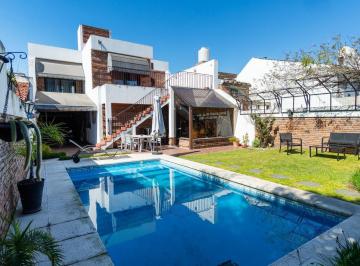 Casa · 283m² · 5 Ambientes · 2 Cocheras · Venta de Casa 5 Ambientes con Pileta, Quincho y Cochera - Haedo Sur