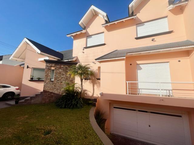 Casa · 476m² · 5 Ambientes · 5 Cocheras