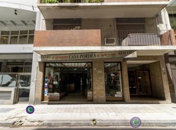 Local comercial · 190m² · 4 Ambientes · 1 Cochera · Mt de Alvear y Montevideo - Local Apto Todo Destino Departamento Cochera