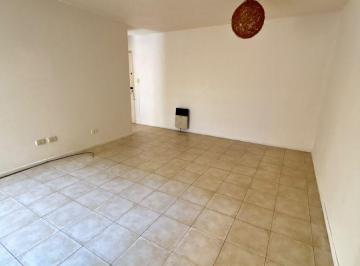 Departamento de 2 ambientes, Quilmes · Departamento de 2 Ambientes Primer Piso por Escalera