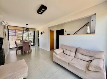 PH · 77m² · 4 Ambientes · 2 Cocheras · PH en Granadero Baigorria