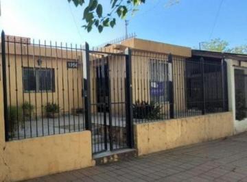 Casa de 10 ambientes, Capilla del Rosario · Bourguet Propiedades Vende Casa Esquina en Barrio Santa Ana, La Propiedad Se Ubica en La Calle Fray