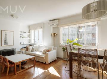 Departamento · 105m² · 4 Ambientes · Piso de 4 Ambientes de Estilo Racionalista en Esquina Todo Externo